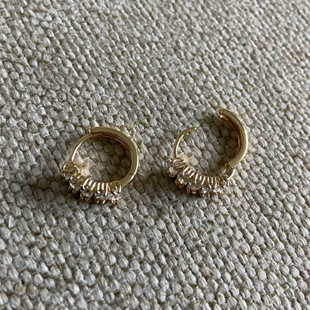 Elegant Gold and Zirconia Huggie Hoops! - Picture 4 of 10